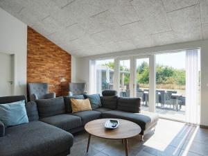 Istumisnurk majutusasutuses 9 person holiday home in Dannemare