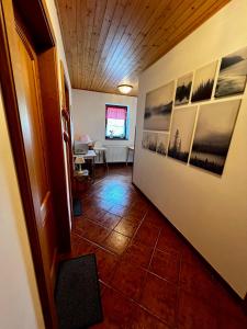 Telewizja i/lub zestaw kina domowego w obiekcie Penzion Zrzka