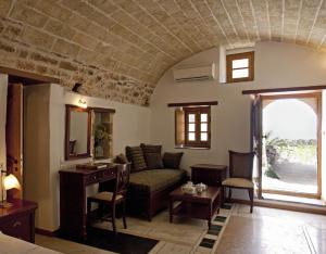 A seating area at Likinia Hotel