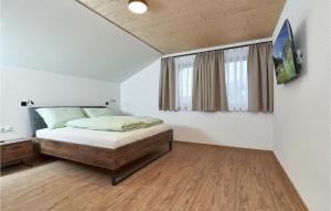 Postel nebo postele na pokoji v ubytování Cozy Apartment In Lngenfeld With Wifi