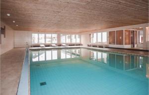 Πισίνα στο ή κοντά στο Stunning Apartment In Missen-Wilhams