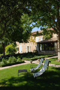 Vrt pred nastanitvijo La Bastide de Marie, Maisons et Hôtels Sibuet