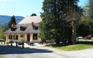 Imagen de la galería de Glamping at Camping La Source, en Saint-Pierre-dʼArgençon