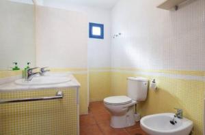 A bathroom at La Rosada 9 Még 12 kép