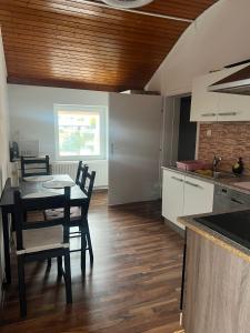 Kuchyňa alebo kuchynka v ubytovaní Ferienwohnung C&C