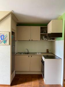 Una cocina o kitchenette en Appartamento del Castello 1