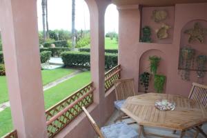 Ogród w obiekcie Sotogrande Paseo del Mar - 10 steps away from the beach