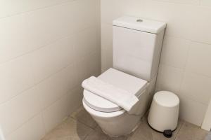 A bathroom at Precioso apartamento con parking en Granada