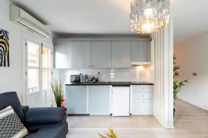 A kitchen or kitchenette at Precioso apartamento con parking en Granada