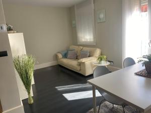 A seating area at Apartamentos Logroño centro, TIC TAC, wifi