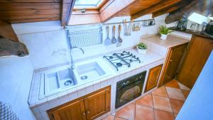 Kuchyňa alebo kuchynka v ubytovaní NEW! Suite Apartment