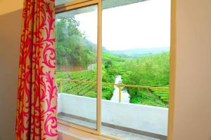 Nespecifikovaný výhled na hory nebo výhled na hory při pohledu z hotelu