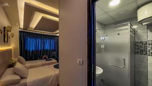 Un baño de PANORAMA view pyramids