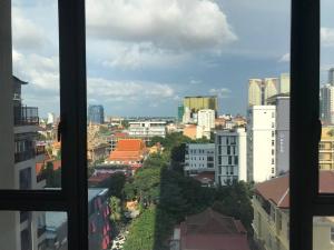 Gallery image of Beautiful & Cozy 1-Bedroom Unit in City Center 12-10 in Phnom Penh