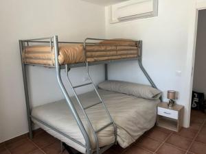 Posteľ alebo postele v izbe v ubytovaní VILLA RURAL con amplia piscina + 37 fotografií