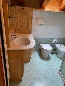 A bathroom at Precumon 16/5