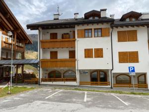 The building in which Az apartmant is located