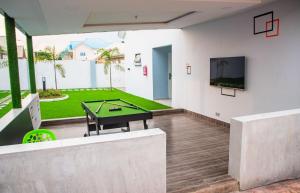 Biliár nebo kulečník v ubytování Roof top Studio+Gym+Snooker Rhodabode Apt, Nile + 13 fotografií