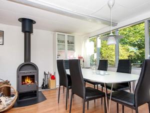 План 6 person holiday home in Ebeltoft