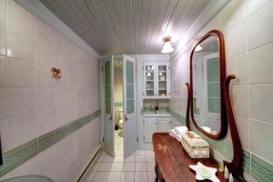 Phòng tắm tại SEASIDE MANOR-THE HEART OF SEASIDE +53 ảnh