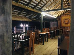 Restoran või mõni muu söögikoht majutusasutuses Janus Paradise Rest