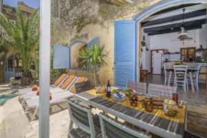 Patio o area all'aperto di Oleandra Holiday Home