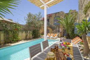 Piscina di Oleandra Holiday Home o nelle vicinanze