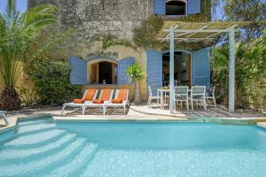 Piscina di Oleandra Holiday Home o nelle vicinanze