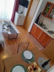 Kuchnia lub aneks kuchenny w obiekcie Apartments Palaziol