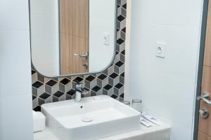 FOX Lite Hotel Samarinda的一间浴室