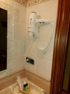 Łazienka w obiekcie Hotel Rural Venta Del Alon