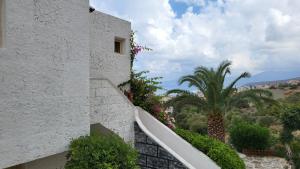 A general mountain view or a mountain view taken from A villát