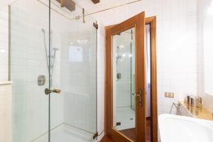 Ένα μπάνιο στο Civico 34 Elegant Flat +10 φωτογραφίες