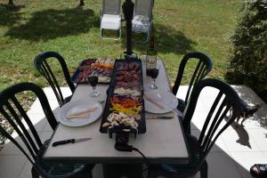 Fotografie z fotogalerie ubytování location maison à Cajarc 46160 (Lot) v destinaci Cajarc + 23 fotografií