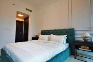 Postel nebo postele na pokoji v ubytování Marina, 1 bedroom apartment, Stunning View Palm Jumeirah