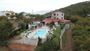 Basen w obiekcie Casa Perla Holidays lub w pobliżu