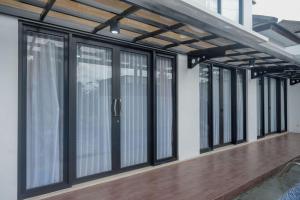 Galeriebild der Unterkunft The Lavana Greenkhaza Villa Jogja in Yogyakarta