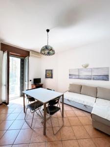 Et opholdsområde på Amply Lit Harmony Home Via Brocchi