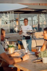 Restorāns vai citas vietas, kur ieturēt maltīti, naktsmītnē Beach Resorts Makkum