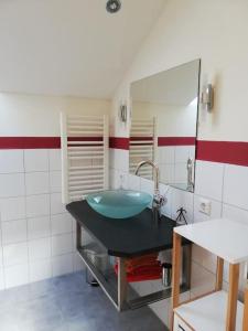 Et badeværelse på Traumhaftes Loft 70 qm * Wohlfühlen in Passau *