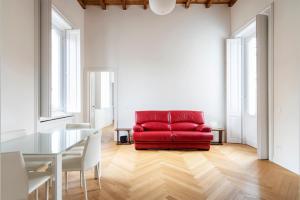 A seating area at Fifty Eight Suite Milan Santo Stefano