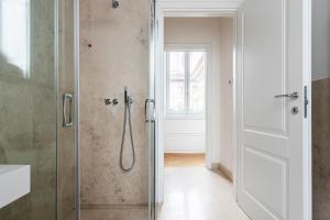 A bathroom at Fifty Eight Suite Milan Santo Stefano