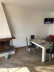 A television and/or entertainment centre at Villa Daniele