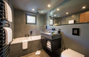 Koupelna v ubytování Luxury chalet in Verbier with 13 bedroom and 13 bathroom