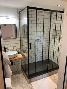 Ett badrum på La Grange De L’Abille