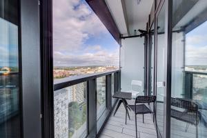 Balkon lub taras w obiekcie Aleda Tower, 14 floor, balkon