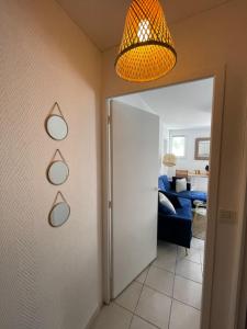 Posteľ alebo postele v izbe v ubytovaní 2 pièces avec parking en Coeur de Ville - Appartement lumineux et calme