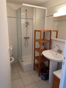 Kúpeľňa v ubytovaní 2 pièces avec parking en Coeur de Ville - Appartement lumineux et calme