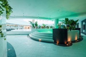 Basen w obiekcie Aleda Tower, 14 floor, balkon lub w pobliżu