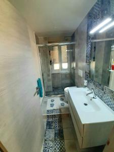 A bathroom at Le case di Lulù